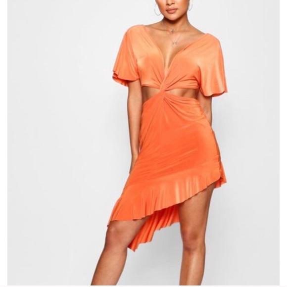 Dresses & Skirts - Beautiful cut out orange dress 🍊